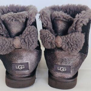 UGG Shimmering Ankle Boots with Fluffy Bow